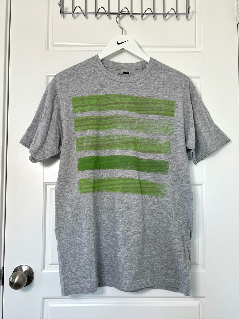 On The Byas // NWT Men's Casual Skater Striped Graphic Short Sleeve T-Shirt